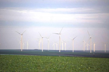 Nu mai merg afacerile cu eoliene? Muntmark a scos la vânzare peste 120 de hectare de teren